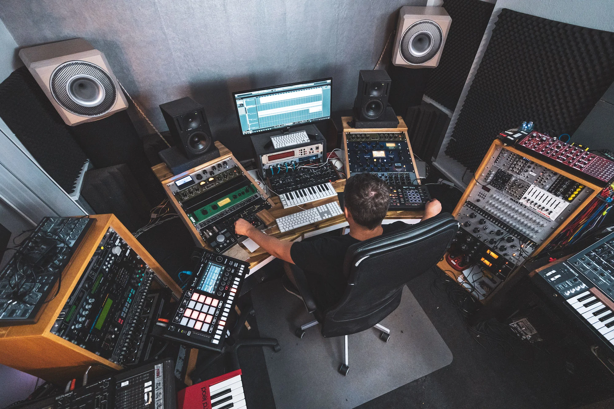 Master Your Techno Production