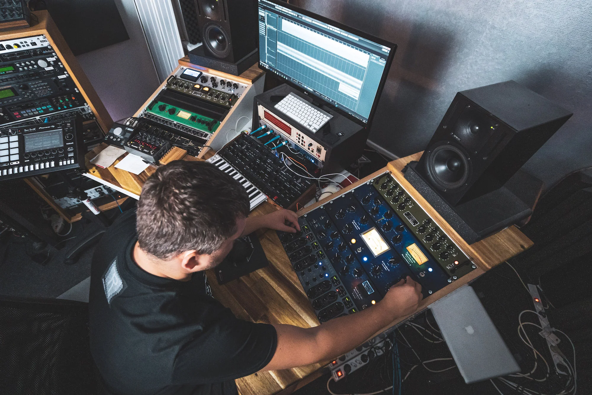 Analog Mastering for 8 tracks (Techno & House Only) - Image 3